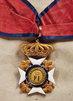 Royal Order of Francis I, Commander (in gold)