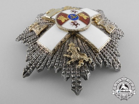 2nd Class Breast Star (white distinction) (with coat of arms of Castile and Leon, and Royal Crown) (1975-2014) Obverse