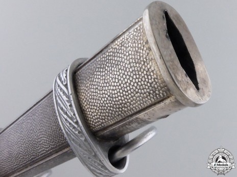 Luftwaffe Stöcker & Co.-made 2nd pattern Dagger Scabbard Throat Detail