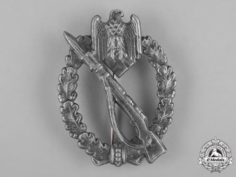 Infantry Assault Badge, by Gebrüder Wegerhoff (in silver) Obverse