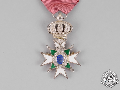 Order of the White Falcon, Type II, Civil Division, II Class Knight (in silver) Reverse