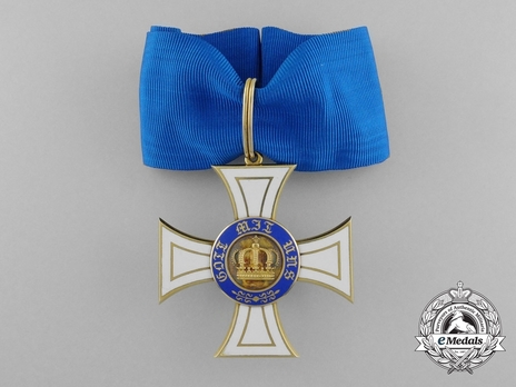 Order of the Crown, Civil Division, Type II, II Class Cross (in gold) Obverse
