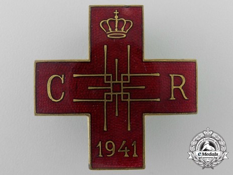 Decoration of the Romanian Red Cross (1941) Obverse