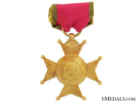 Princely House Order of Schaumburg-Lippe, Gold Merit Cross (in gold) Reverse