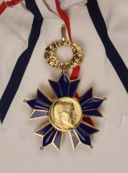 Order of Tomáš Garrigue Masaryk, Type II, I Class Obverse
