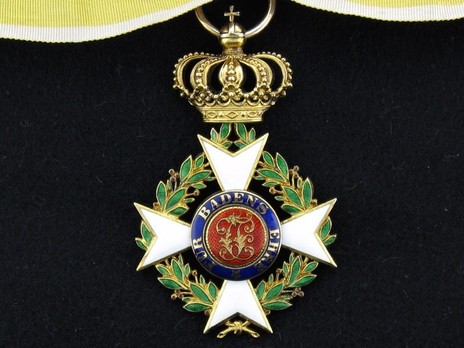 Order of Military Merit of Charles Frederick, Commander Obverse