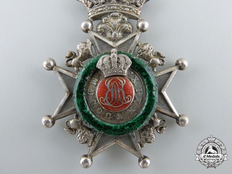 Royal Guelphic Order, IV Class Cross (EAR version) Reverse Detail