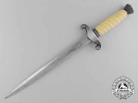 German Army Ernst Pack & Söhne-made Individualised Officer’s Dagger Reverse