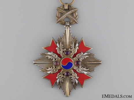 Order of Diplomatic Service Merit, Type II, I Class, Grade I (Grand Gwanghwa Medal) Obverse