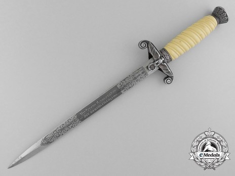 German Army Ernst Pack & Söhne-made Individualised Officer’s Dagger Obverse
