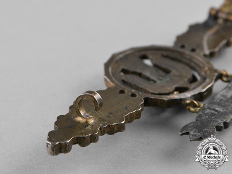 Bomber Clasp, in Gold (with "1500" pendant) Detail