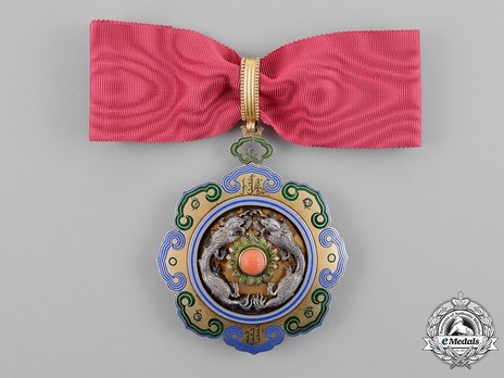 Order of the Double Dragon, Type I, II Class, II Grade Obverse