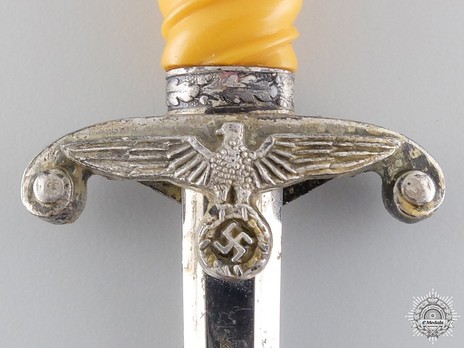 German Army E. & F. Hörster-made Miniature Officer’s Dagger Obverse Crossguard Detail