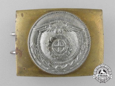 SA Enlisted Ranks Belt Buckle (with sunwheel swastika) (brass/silvered zinc version) Obverse