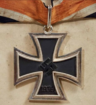 Knight's Cross of the Iron Cross, by C. E. Juncker (L/12 800) Obverse