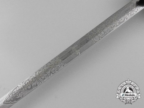 Luftwaffe Alcoso-made Double-Etched 2nd pattern Dagger Obverse Blade Detail