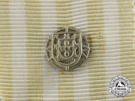Silver Medal (for 15 Years, with national crest clasp, 1971-) Obverse Detail
