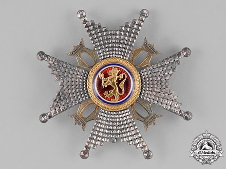 Order of St. Olav, Commander Breast Star, Military Division Obverse