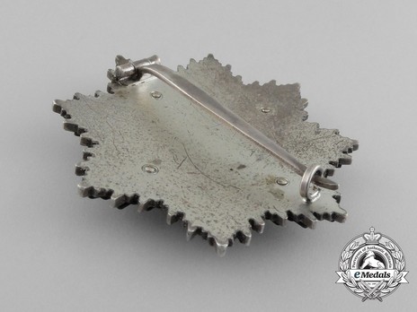 German Cross, in Silver, by Deschler (4 rivets, unmarked) Reverse