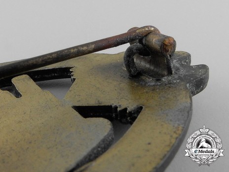 Panzer Assault Badge, in Bronze, by Unknown Maker: Seven Wheels Detail