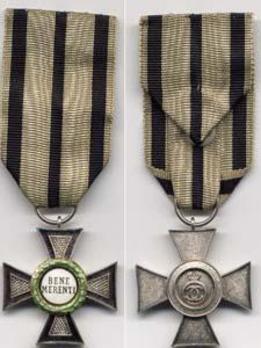 Bene Merenti Order of the Ruling House, IV Class Cross (for Men) Obverse and Reverse