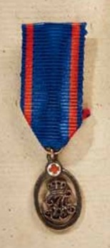 Red Cross Medal Miniature Obverse