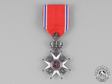 Order of St. Olav, Knight II Class, Civil Division Obverse