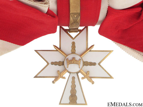 Grand Cross (with swords) Obverse