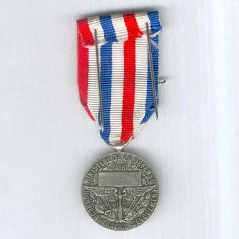 Silver Medal (with wings clasp, 1978-) Reverse