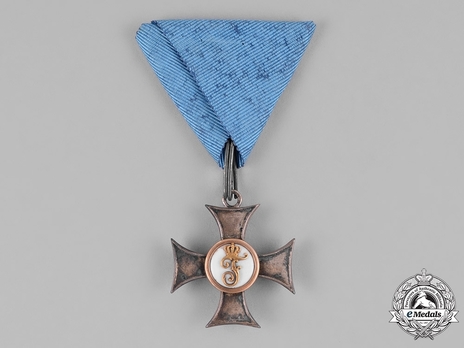 Friedrich Order, Type II, Civil Division, II Class Knight (in gold) Obverse