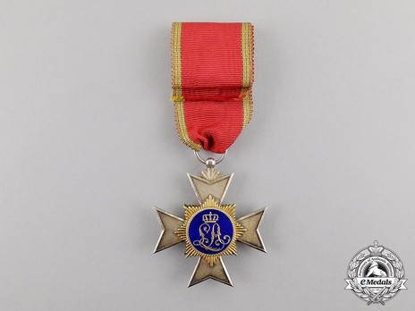 Princely House Order of Schaumburg-Lippe, IV Class Cross Reverse