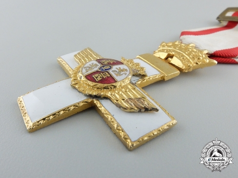 1st Class Cross (white distinction) Obverse