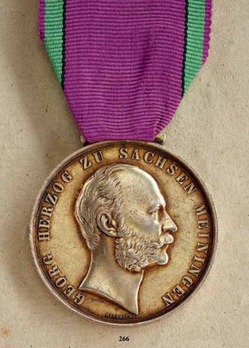 Saxe-Meiningen House Order Medals of Merit, Type III, in Gold Obverse