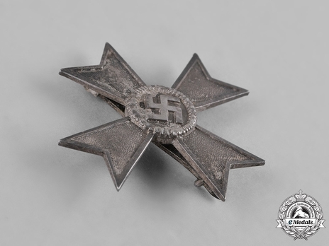 War Merit Cross I Class without Swords, by F. Orth (15) Obverse