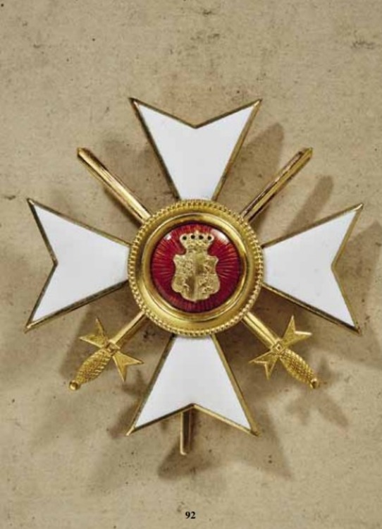 Princely+honour+cross%2c+military%2c+officer%27s+cross%2c+swords+in+gold%2c+obv