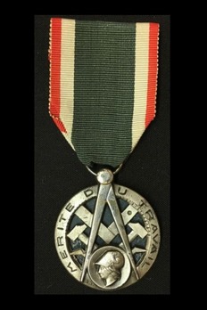Order of Labor Merit, Knight