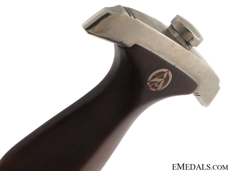 NSKK M36 Chained Service Dagger by F. Herder Pommel Detail