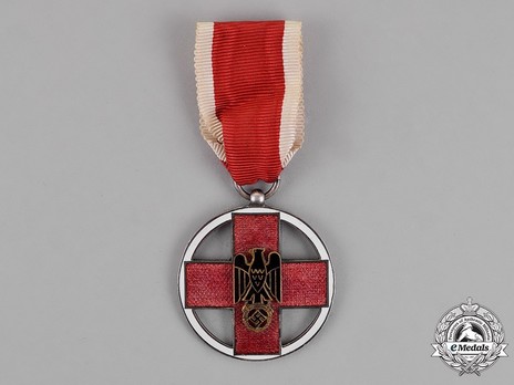 Cross of Honour of the German Red Cross, Type III, Medal Obverse