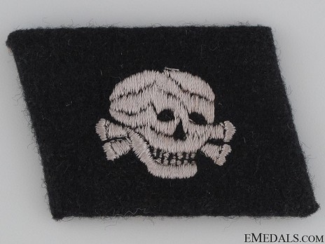 Waffen-SS 'Totenkopf' Division NCO/EM Collar Tab (Horizontal pattern) Obverse