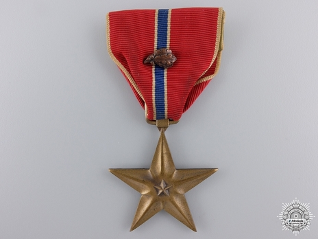 Bronze Star (with oak leaf emblem) Obverse