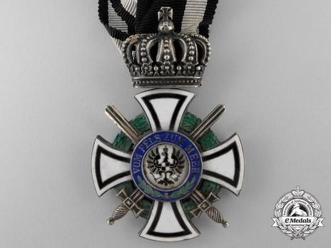 Royal House Order of Hohenzollern, Military Division, Knight (in silver gilt) Obverse