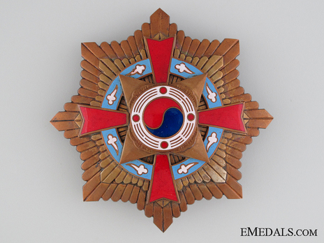 Order of Military Merit, Type I, I Class Breast Star Obverse