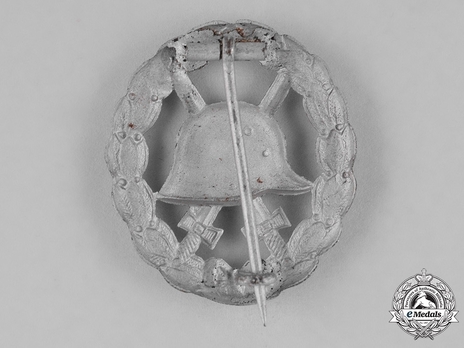 Wound Badge, in Silver (in iron, cut-out) Reverse