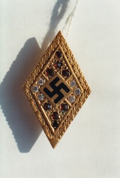 Golden HJ Honour Badge, with Oak Leaves, Rubies, and Diamonds Obverse