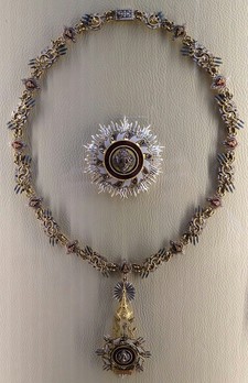 The Most Illustrious Order of the Royal House of Chakri Collar Obverse