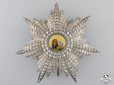 II Class Commander Breast Star (with couchant lion) Obverse