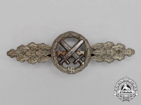 Air-to-Ground Support Clasp, in Silver Obverse