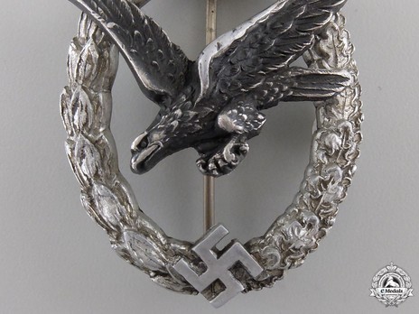 Air Gunner & Flight Engineer Badge, by C. E. Juncker (in aluminum) Detail