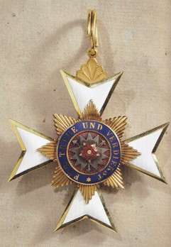 Princely House Order of Schaumburg-Lippe, II Class Cross Obverse
