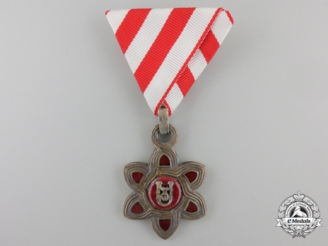 III Class Decoration (for men) Obverse